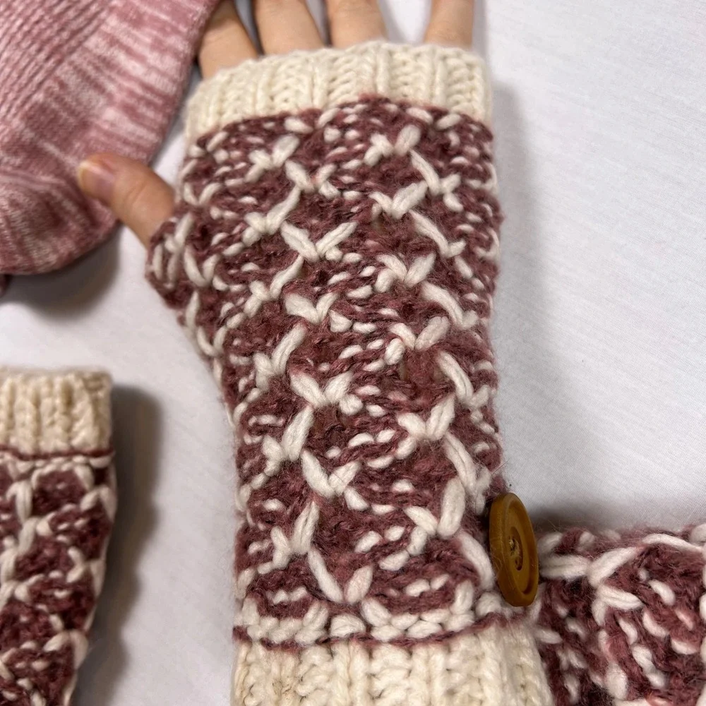 Simply Noelle 3 Piece Knit Beanie Hat Gloves Socks Set Burgundy Cream gift warm